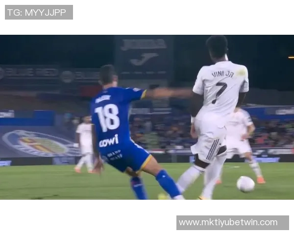 奥卡福精准直塞助攻勒温转身射门遭维卡里奥神勇扑救