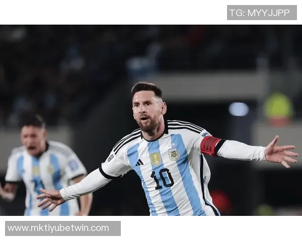 梅西社交媒体分享2026年世界杯用球宣传照引发热议