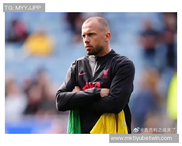 阿贾克斯主帅海廷加因欧冠全败及荷甲低迷表现被解职