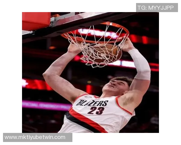 克林根表现出色零失误零罚球高效砍下18分11篮板展现强硬拼搏精神 克林根表现出色零失误零罚球高效砍下18分11篮板展现强硬拼搏精神